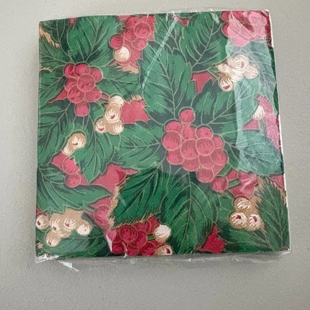 Creative Papers C.R. Gibson Ornamental‎ Berries Beverage Napkins 16ct TW4-927